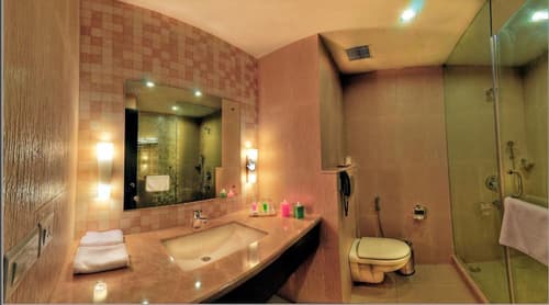 The Retreat, Bathroom