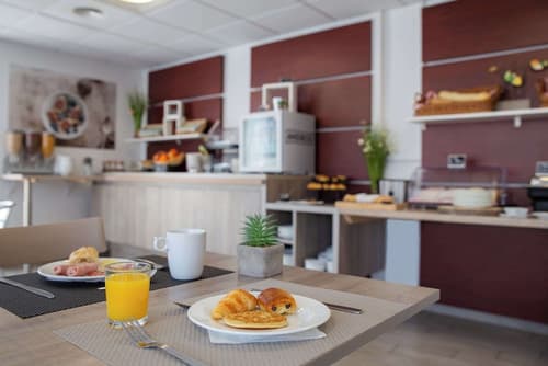 Comfort Aparthotel Cannes Mandelieu, Breakfast area