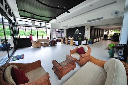 Palmyra Patong Resort, Interior entrance