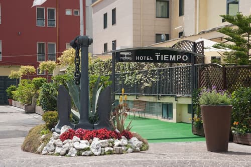 Hotel Tiempo, Primary image