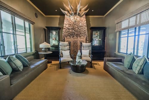 Lumeria Maui Educational Retreat Center, Lobby sitting area