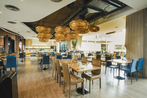 VELA Dhi GLOW Pratunam, Restaurant