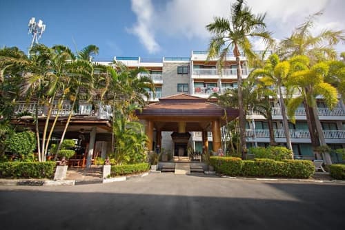 Honey Resort, Primary image