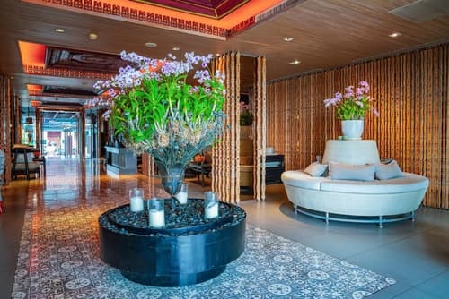 Riva Surya Bangkok, Lobby sitting area