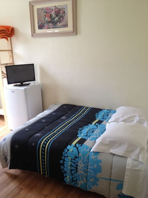 Au Royal Mad Hotel, Primary image