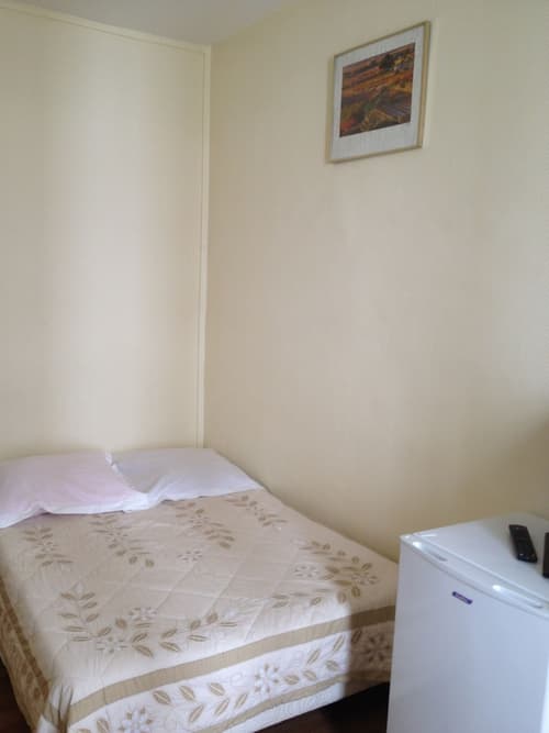 Au Royal Mad Hotel, Room