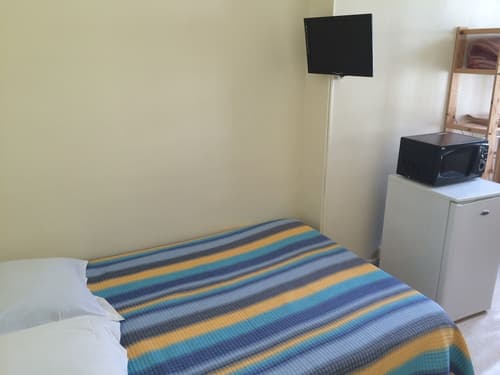 Au Royal Mad Hotel, Room