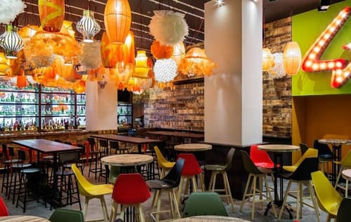 Generator Barcelona, Bar (on property)