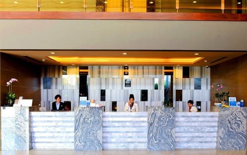 Grand Howard Hotel Bangkok, Reception