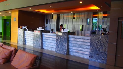 Grand Howard Hotel Bangkok, Reception