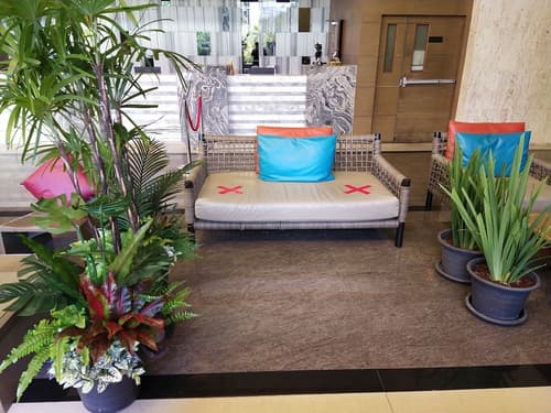 Grand Howard Hotel Bangkok, Reception