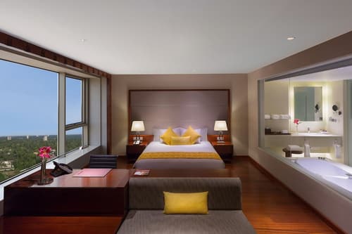 Crowne Plaza Kochi by IHG, Room