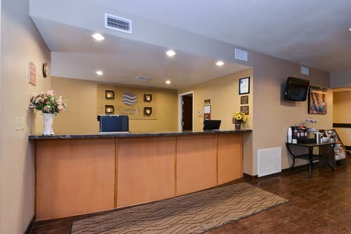 Comfort Inn & Suites Page at Lake Powell, Reception