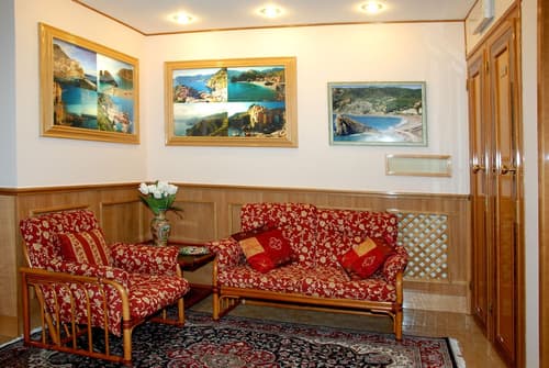 Hotel 5 Terre, Lobby sitting area