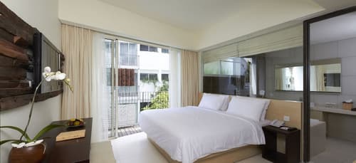 The Akmani Legian, Room