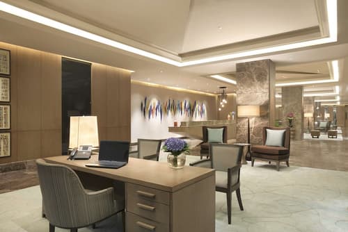 The Leela Ambience Convention Hotel, 