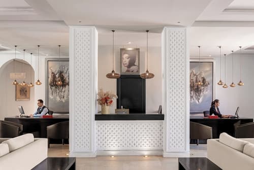 Grand Plaza, Reception