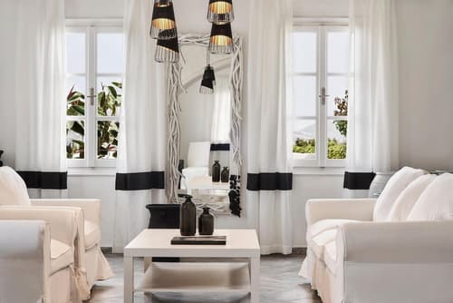 High Mill Hotel, Lobby