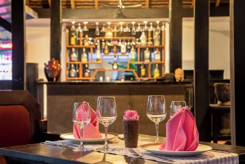 The Oasis Harbor, Bar (on property)