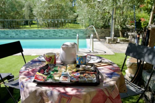 Hotel Diffuso Il Portichetto sulla collina a Vezio Perledo, In-room dining