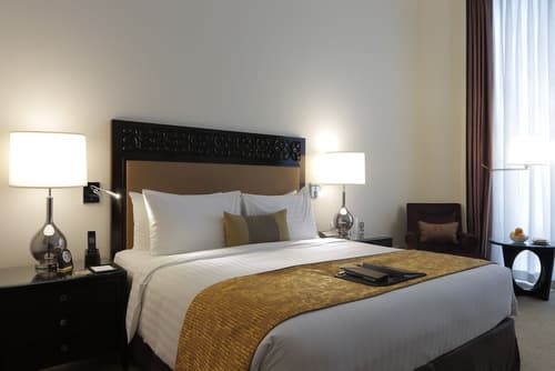 Fairmont Makati, Room