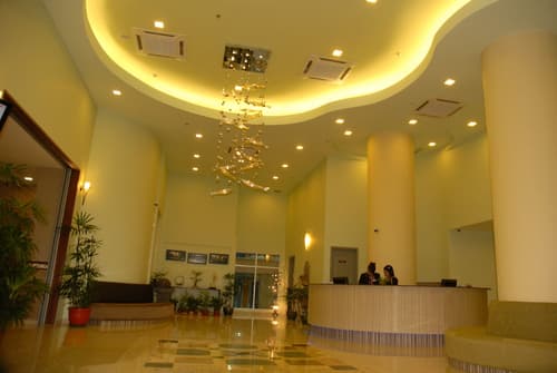 The Pavilion Hotel, Lobby