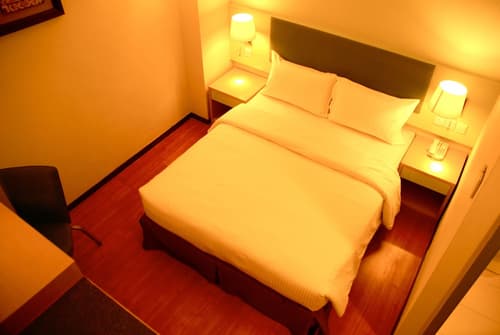 The Pavilion Hotel, Room