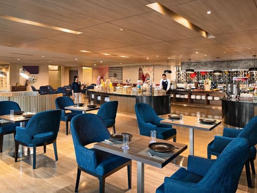 Novotel Jakarta Gajah Mada, Restaurant