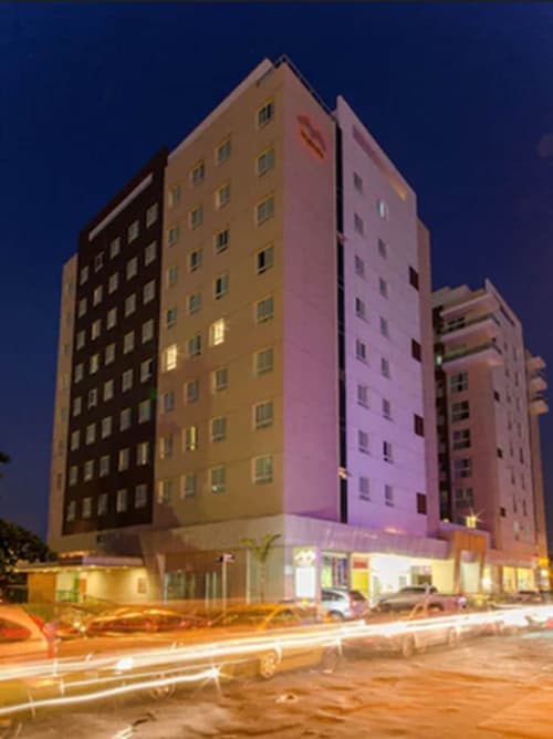Hotel Express Vieiralves, Front of property - evening/night