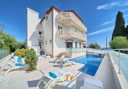 Hotel Riva, Primary image