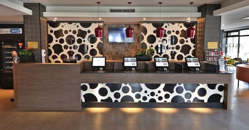 Xo Hotels Park West, Reception