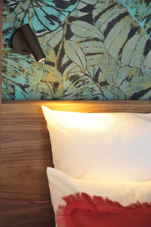 Constance Tekoma. Rodrigues, Room