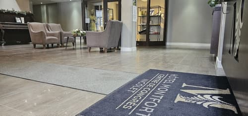 Hotel Montfort Nicolet, Reception