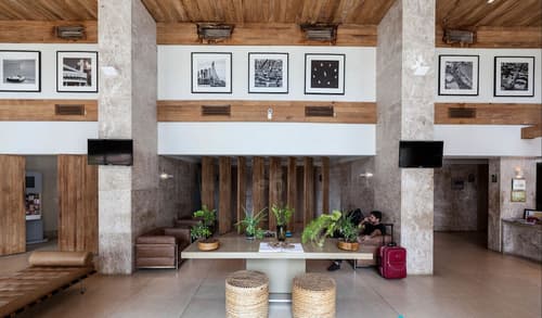 Sotero Hotel, Lobby sitting area