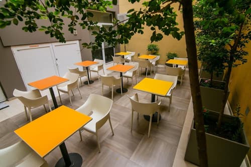 Roberta Rosa de Fontana Suites, Property grounds