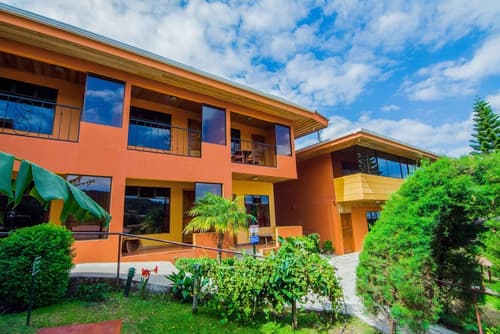 Hotel Cipreses, Property grounds