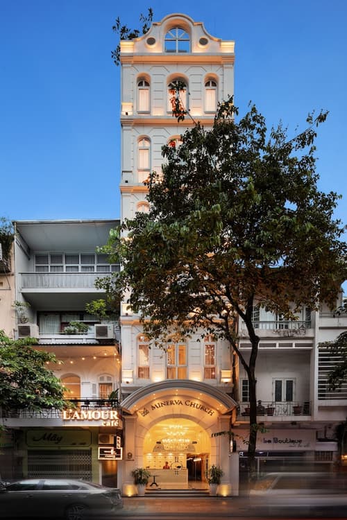 Minerva Church Hotel, Exterior