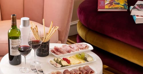 Hôtel Sleeping Belle - Gare de Lyon Bastille, Reception