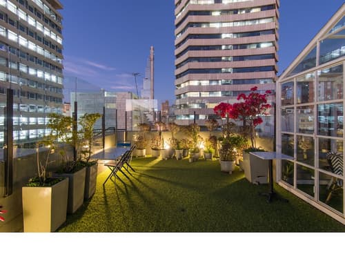 Hotel Regina, Primary image