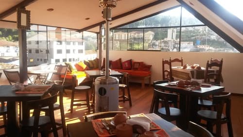 Casa Hospedaje Hatun Quilla, Dining