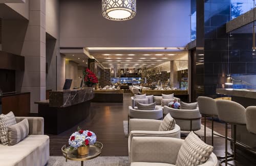 93 Luxury Suites & Residences, Lobby sitting area