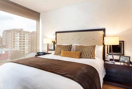 93 Luxury Suites & Residences, Room