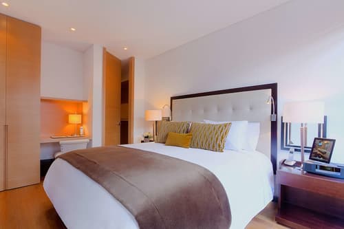 93 Luxury Suites & Residences, Room