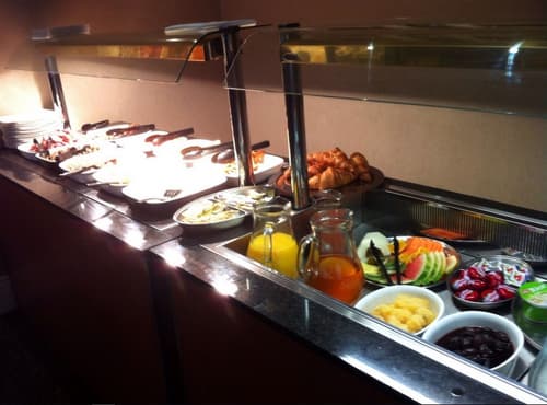 Hillscourt, Breakfast buffet