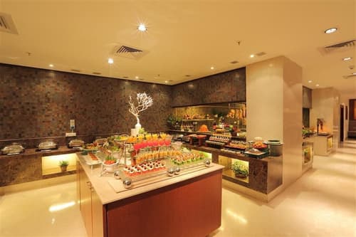 Mysore County Retreat, Dining