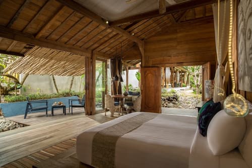 Blue Karma Village, Room