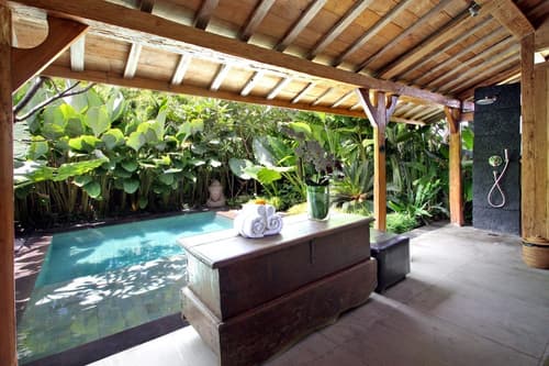 Blue Karma Village, Room