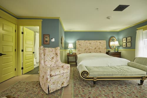 The Red Lion Inn, Room