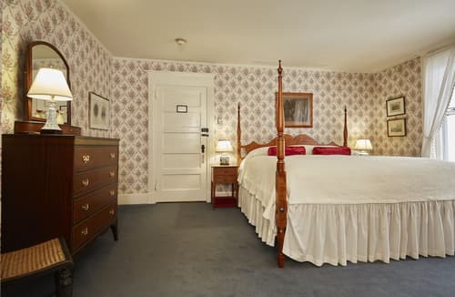 The Red Lion Inn, Room
