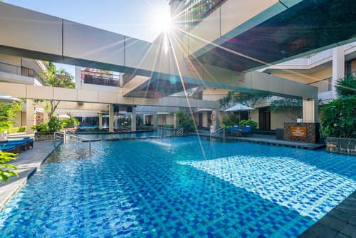 VOUK Hotel & Suites, Pool